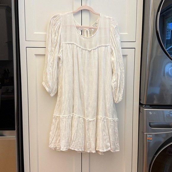 American Eagle Outfitters Dresses & Skirts - American Eagle Outfitters White Textured Dress